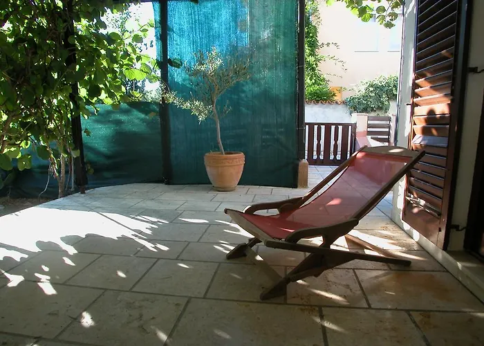 Diana's Place Apartman Póla